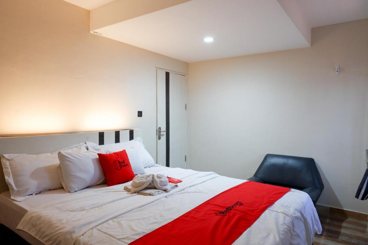 Hotel Reddoorz Syariah At Jalan Jenderal Sudirman Palopo Exterior foto